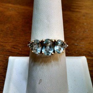 Vintage 8K Gold 3-Stone Blue Topaz Ring  with Diamond Chips Size 7  2.7 Grams